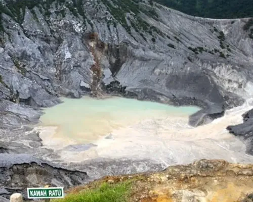 Fullday Bandung Volcano Tour by Train from Jakarta with insurance